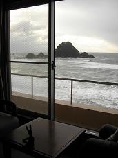 部屋から海