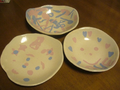 子どもが陶芸教室で作った皿