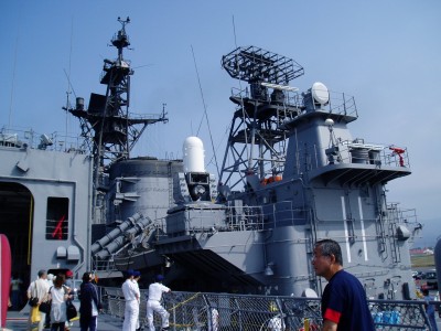 コピー ～ ２００７．８．３ 護衛艦体験航海 ｢ゆうぎり」飛行甲板からの「はたかぜ」 .jpg