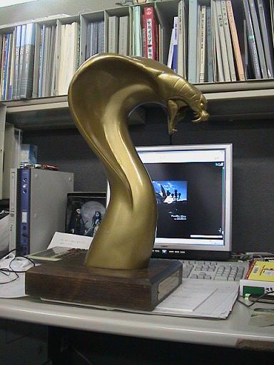 デスク上コブラ