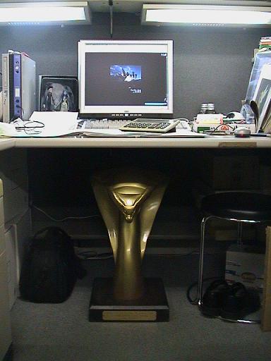 デスク下コブラ