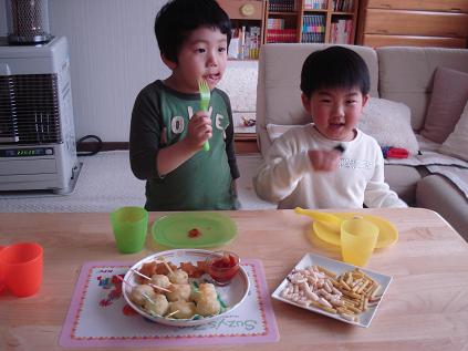 おやつ食べよう