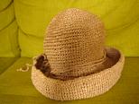 ヘレンカミンスキーに程遠いラフィア風の帽子