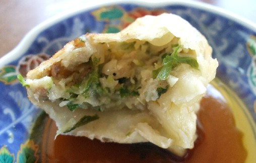 ホワイト餃子断面