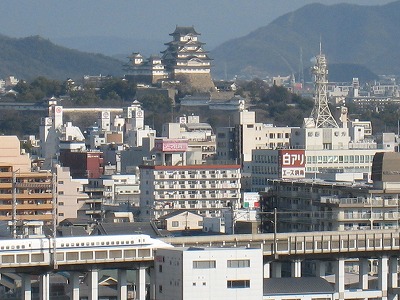 姫路城と新幹線