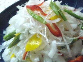 新玉葱のやっつけサラダ