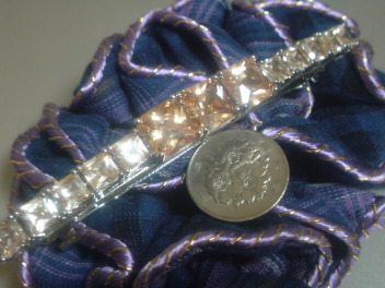 大小のスクエアが並ぶCZのバレッタ【Yage　ヤージュ】