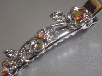 可憐なオーロラ加工のクリップ【WS】