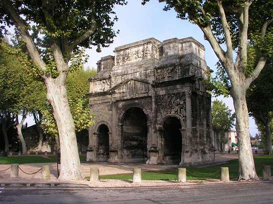 オランジュ　凱旋門