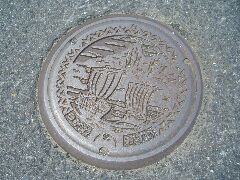 津川のマンホール