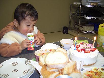 H18.12.16　ちび太くん　２歳のお誕生日＾＾♪　(１)