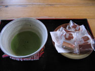 足湯でお抹茶