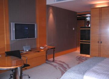 Four Seasons Hotel Hong Kong 3_1_1.jpg