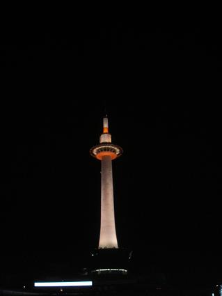 京都タワー　夜