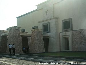 ｼﾞｪﾝｶﾞﾗの建物