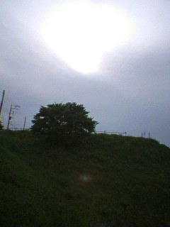 丘と太陽.jpg