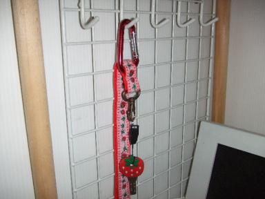 苺のネックストラップ