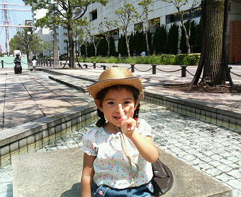 とうとう水の中へ。