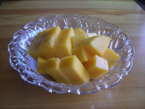 完熟宮崎マンゴー☆さぁ召し上がれ。