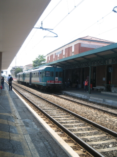 サンベネデット駅。