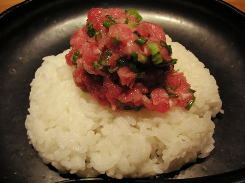 マグロタルタル丼