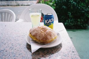 バルで軽食