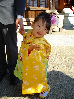 七五三　おとうさんとポーズなの