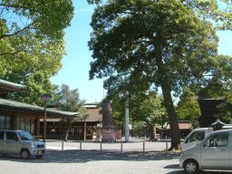 国府宮神社