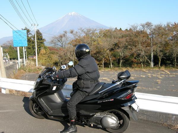 スカイウェイブで富士山を望む