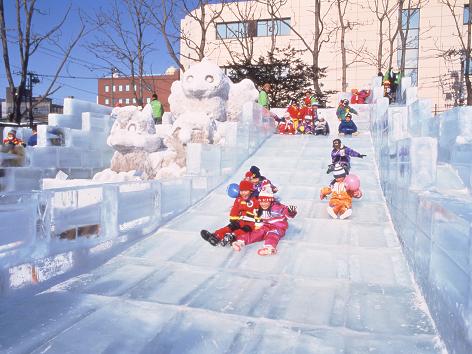 釧路市の氷まつり　北海道の冬は楽しいことが盛りだくさん！