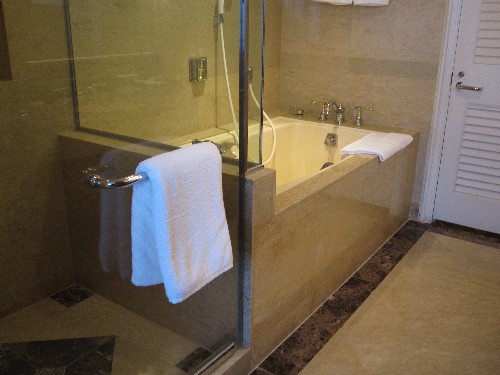 パスタブ＆シャワーブース。