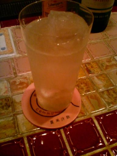 110301_2-03_アン柚子をまるごと1個搾ったジントニック