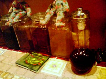 110301_2-08_アン自家製カクテルベースの数々