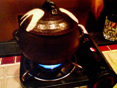 110301_2-09_アン季節野菜の土鍋ご飯着火！