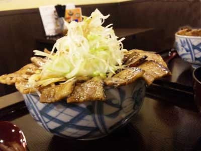 帯広　豚丼2