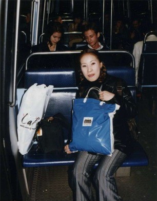 メトロの車内で