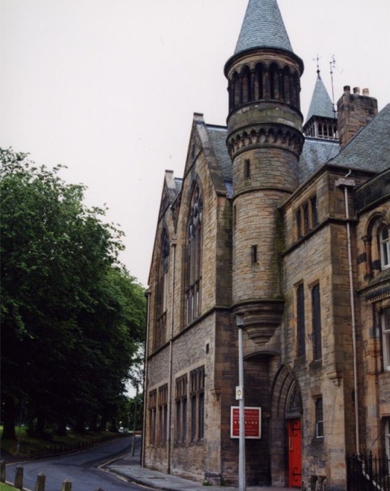 エジンバラで宿泊したホテルの前の建物