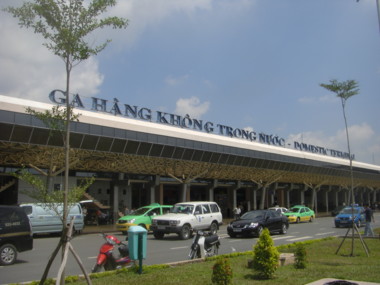 ホーチミンのタンソンニャット空港