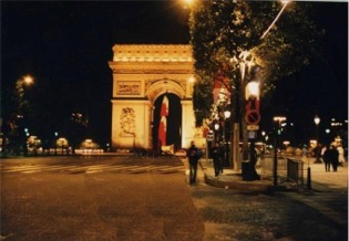 夜の凱旋門