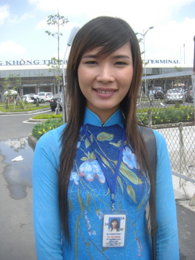 ホーチミンのタンソンニャット空港で2