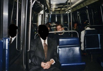 メトロの車内で