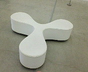 ベンチもアートでっせ！！