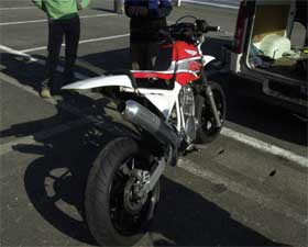 特別参加のターミネータ仕様のXR600