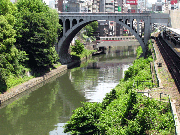 お茶の水橋から☆千代田区神田駿河台