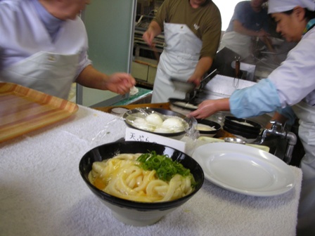 山越店内