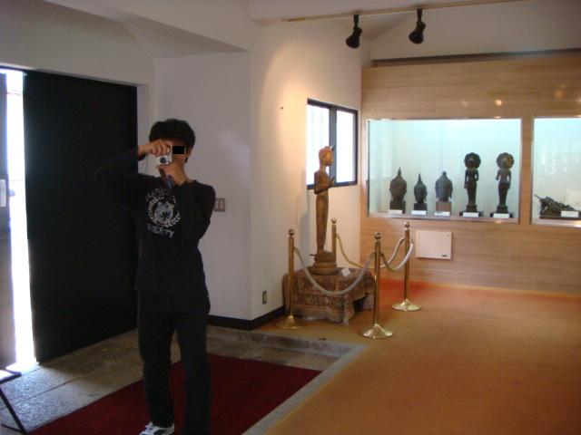 錦翠集古館内