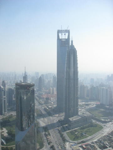 建設中の高層ビル
