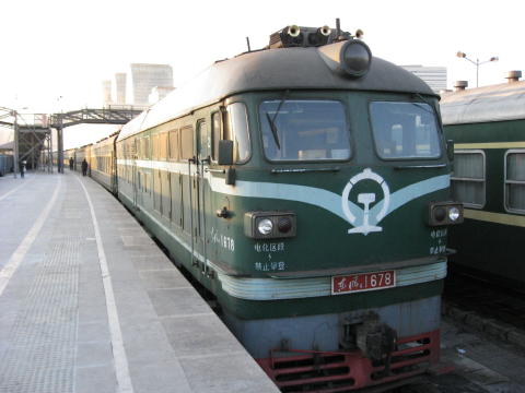 ６４２７次の機関車