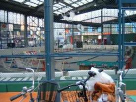 ロックス裏のフットサル場