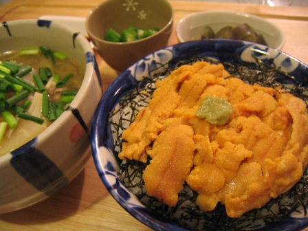 ウニ丼と豚汁